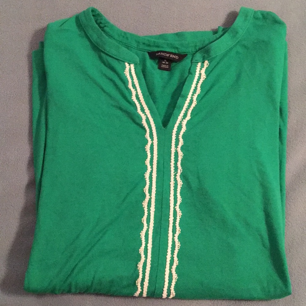 3/4 Sleeve Green Tunic with White Embroidery